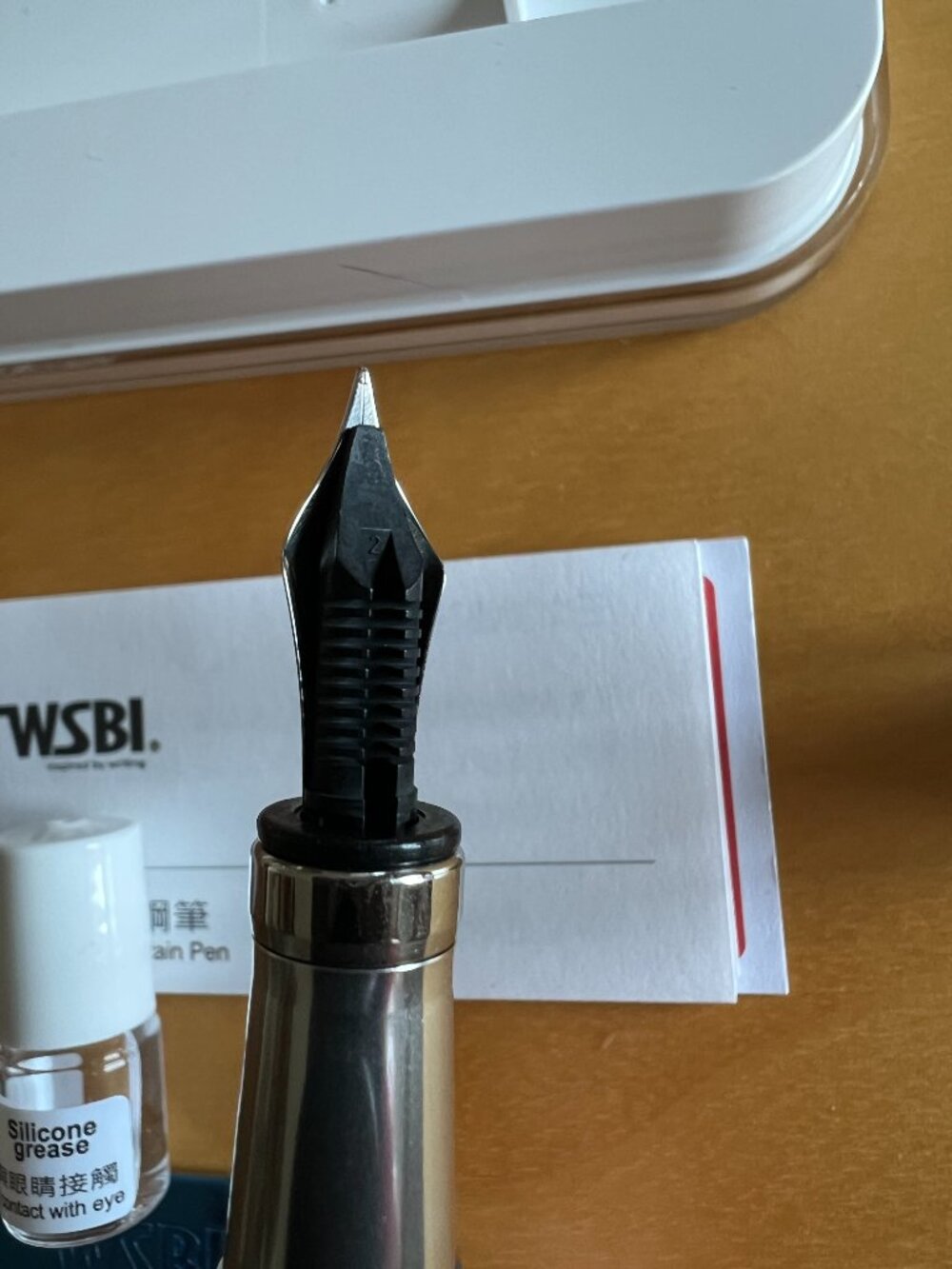 TWSBI Diamond 580 Aluminum Fountain Pen - F Nib - Clear - Picture 15 of 16